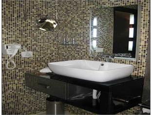 The Grand Hotel Bizzotel Gurgaon Exterior foto