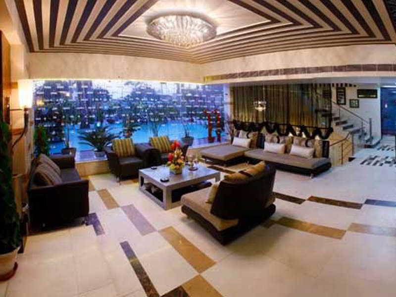 The Grand Hotel Bizzotel Gurgaon Exterior foto