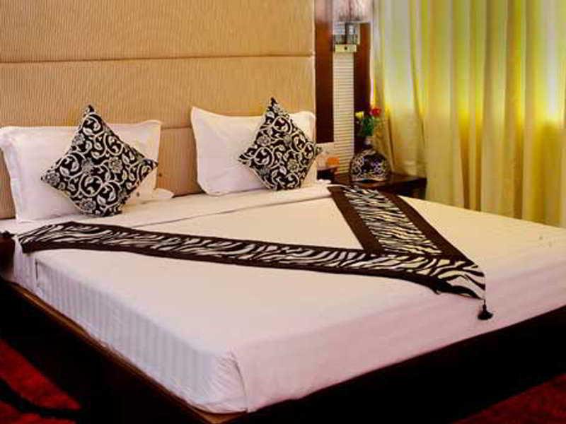 The Grand Hotel Bizzotel Gurgaon Exterior foto