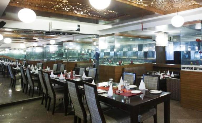 The Grand Hotel Bizzotel Gurgaon Exterior foto